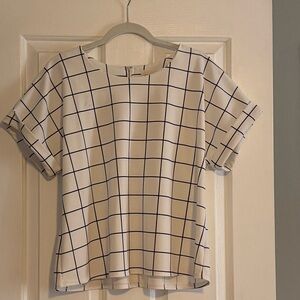 Short sleeve stripped shirt